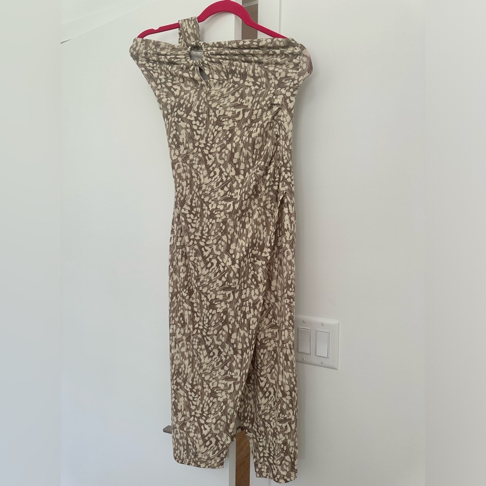 Beige patterned one shoulder strap maxi dress